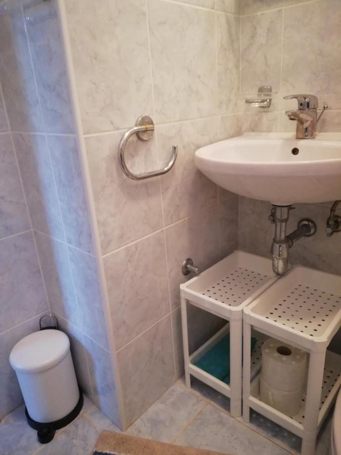 Apartment Basic Petrcane Luaran gambar