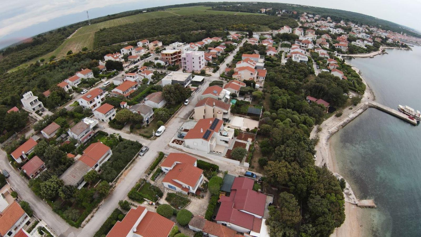Apartment Basic Petrcane Luaran gambar