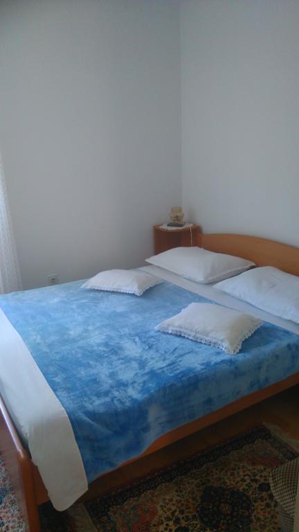 Apartment Basic Petrcane Luaran gambar